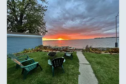 2927 Sunset Point Lane, Oshkosh, WI 54904 - Photo 25