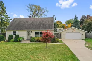 3032 Humboldt Rd, Green Bay, WI 54311 - Photo 1