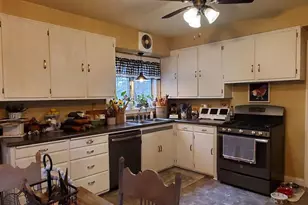 157 N Clinton Ave, Clintonville, WI 54929 - Photo 11