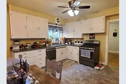 157 N Clinton Avenue, Clintonville, WI 54929 - Photo 31