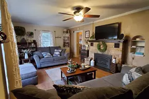 157 N Clinton Ave, Clintonville, WI 54929 - Photo 3