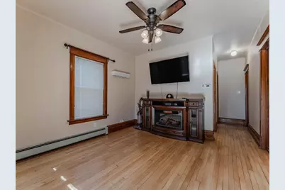 326 W 19th Avenue, Oshkosh, WI 54902 - Photo 9