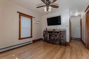 326 W 19th Ave, Oshkosh, WI 54902 - Photo 9