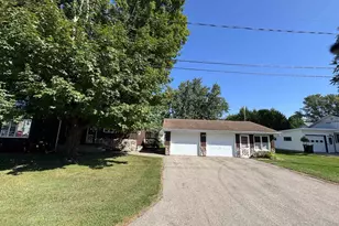 452 Mill St, Manawa, WI 54949 - Photo 5