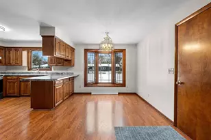 1217 Morris Ave, Green Bay, WI 54304 - Photo 11