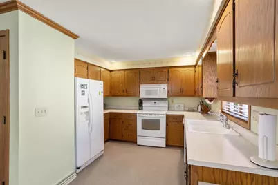 600 Karen Drive, Menasha, WI 54952 - Photo 7