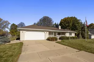 600 Karen Dr, Menasha, WI 54952 - Photo 21