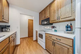 38 Spencer Village Ct, Appleton, WI 54914 - Photo 7