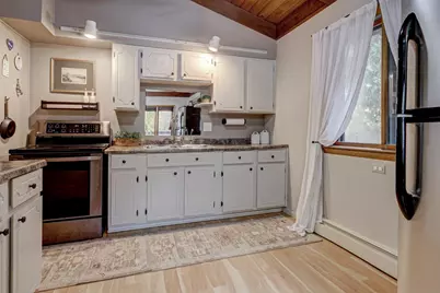 2470 Deckner Avenue, Green Bay, WI 54302 - Photo 11