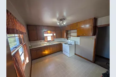 219 Cleveland Street, Brillion, WI 54110 - Photo 3