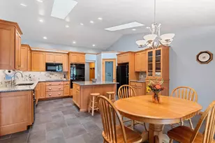 9410 Memory Ln, Neenah, WI 54956 - Photo 5