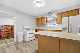 W5266 Bechaud Beach Dr, Fond du Lac, WI 54935 - Photo 5