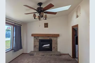 607 Hunters Point Road, Neenah, WI 54956 - Photo 11