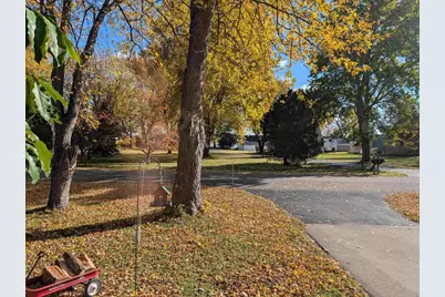 607 Hunters Point Road, Neenah, WI 54956 - Photo 7