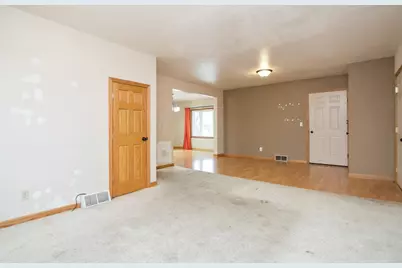 124 S Custer Street, Brillion, WI 54110 - Photo 5