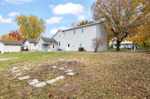 124 S Custer St, Brillion, WI 54110 - Photo 35