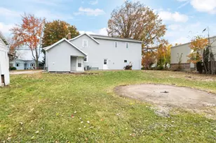124 S Custer St, Brillion, WI 54110 - Photo 33