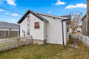 1011 Blaine St, Marinette, WI 54143 - Photo 25