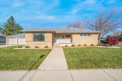 2016 E College Avenue, Appleton, WI 54915 - Photo 1