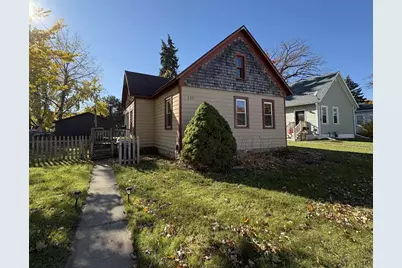 521 Clinton Street, Green Bay, WI 54303 - Photo 1