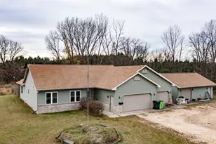 E8835 Huntley Rd, New London, WI 54961 - Photo 1