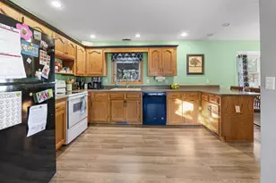 2102 Mary Ave, New Holstein, WI 53061 - Photo 3