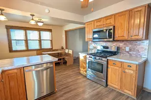 723 Water St, Marinette, WI 54143 - Photo 23