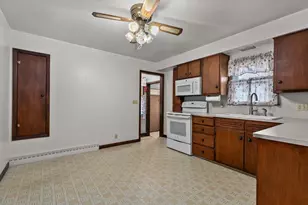 304 E 17th St, Kaukauna, WI 54130 - Photo 7