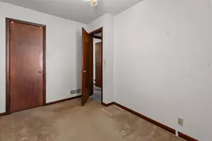 304 E 17th St, Kaukauna, WI 54130 - Photo 11