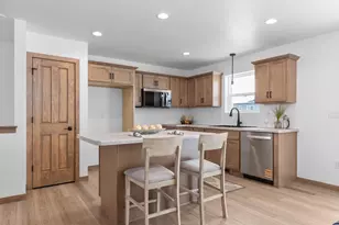 2045 Red Fox Ln, Kaukauna, WI 54130 - Photo 7