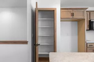 2045 Red Fox Ln, Kaukauna, WI 54130 - Photo 9