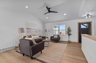 2045 Red Fox Ln, Kaukauna, WI 54130 - Photo 5