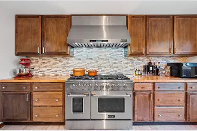 404 Stonehedge Road, Green Bay, WI 54302 - Photo 7