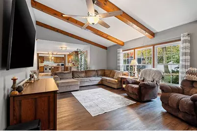 404 Stonehedge Road, Green Bay, WI 54302 - Photo 3