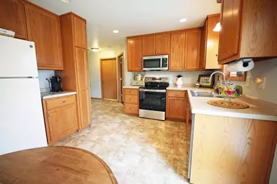 203 Bitters Avenue, Oconto, WI 54153 - Photo 7