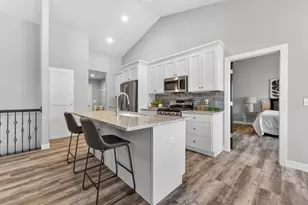 1621 Founders St, Neenah, WI 54956 - Photo 9