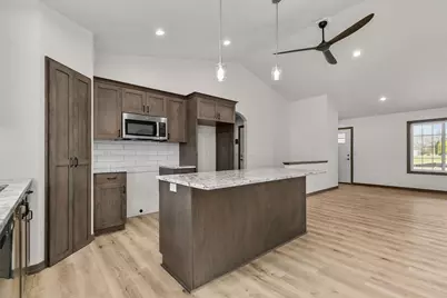 N9254 Homestead Lane, Appleton, WI 54915 - Photo 5
