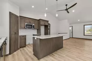 N9254 Homestead Ln, Appleton, WI 54915 - Photo 5