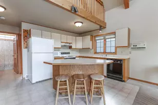 E1402 Grandview Rd, Waupaca, WI 54981 - Photo 9