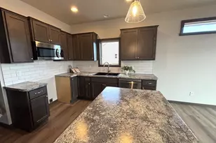 2070 Bear Paw Trail, Kaukauna, WI 54130 - Photo 3