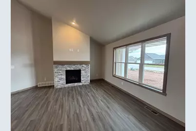 2060 Bear Paw Trail, Kaukauna, WI 54130 - Photo 5