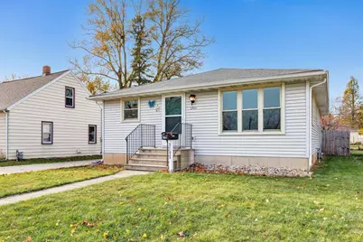 1011 Marshall Avenue, Green Bay, WI 54303 - Photo 1