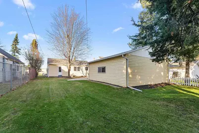 76 W 11th Street, Fond du Lac, WI 54935 - Photo 23