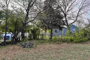 17 W Linwood Ave, Oshkosh, WI 54901 - Photo 3