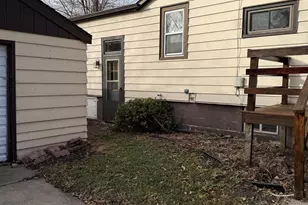 17 W Linwood Ave, Oshkosh, WI 54901 - Photo 7