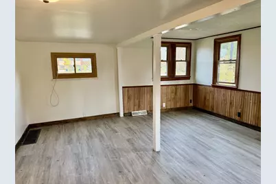 17 W Linwood Avenue, Oshkosh, WI 54901 - Photo 11