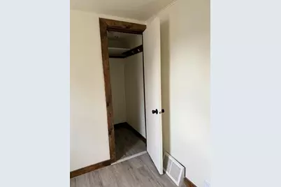 17 W Linwood Avenue, Oshkosh, WI 54901 - Photo 17