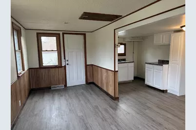 17 W Linwood Avenue, Oshkosh, WI 54901 - Photo 9