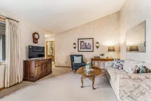 925 Pleasantview Ave, Little Chute, WI 54140 - Photo 9