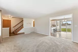 W5445 Colin St, Appleton, WI 54915 - Photo 5